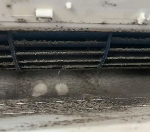 那坡空调吹的风有股烧焦味是怎么回事